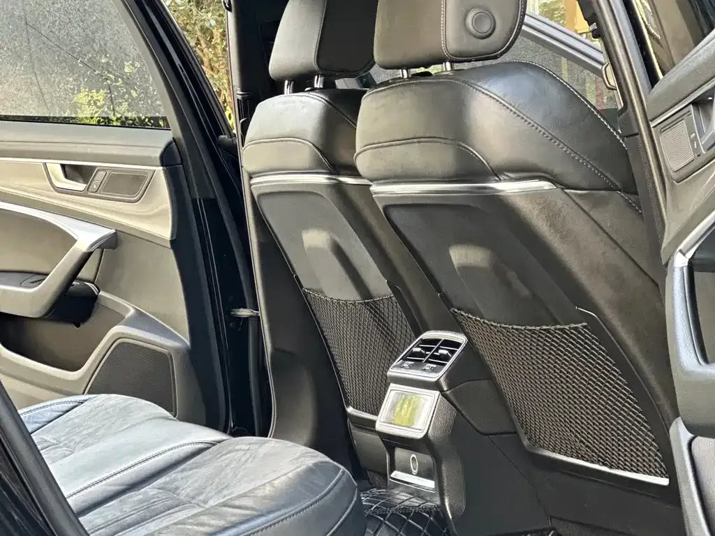 Audi A6L 2022 из CN, фото 9