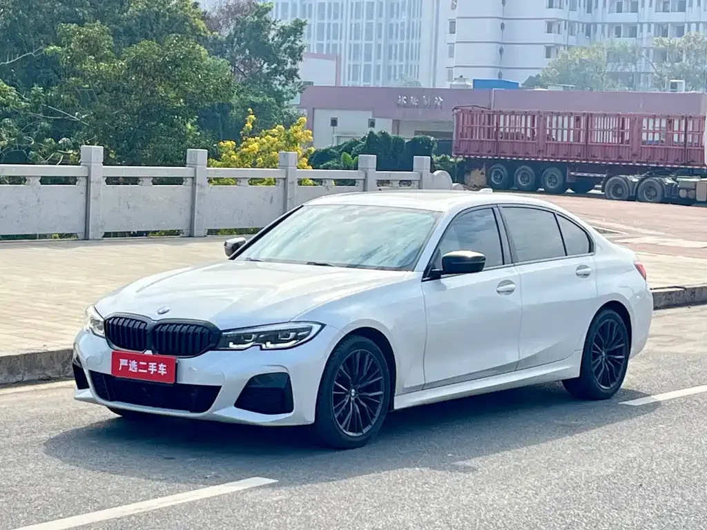 BMW 3 Series 2022 из CN, фото 1