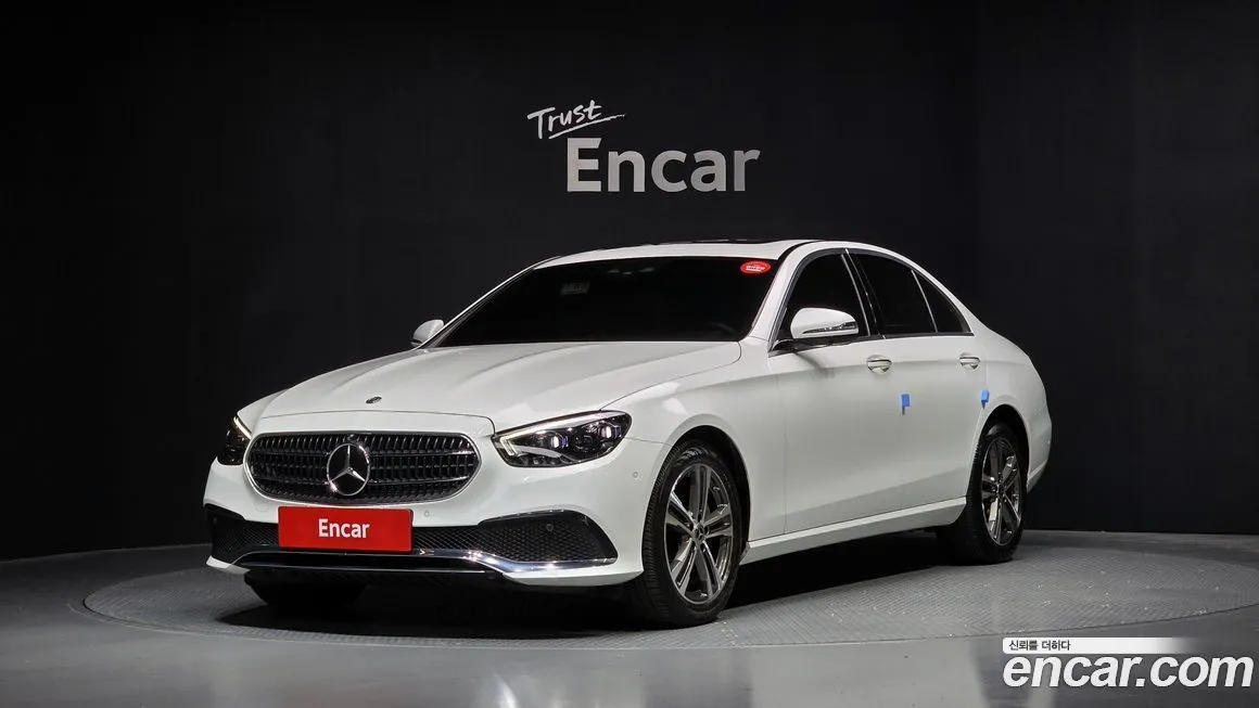 Mercedes-Benz E-Class — фото 1
