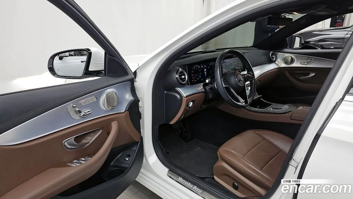 Mercedes-Benz E-Class — фото 10