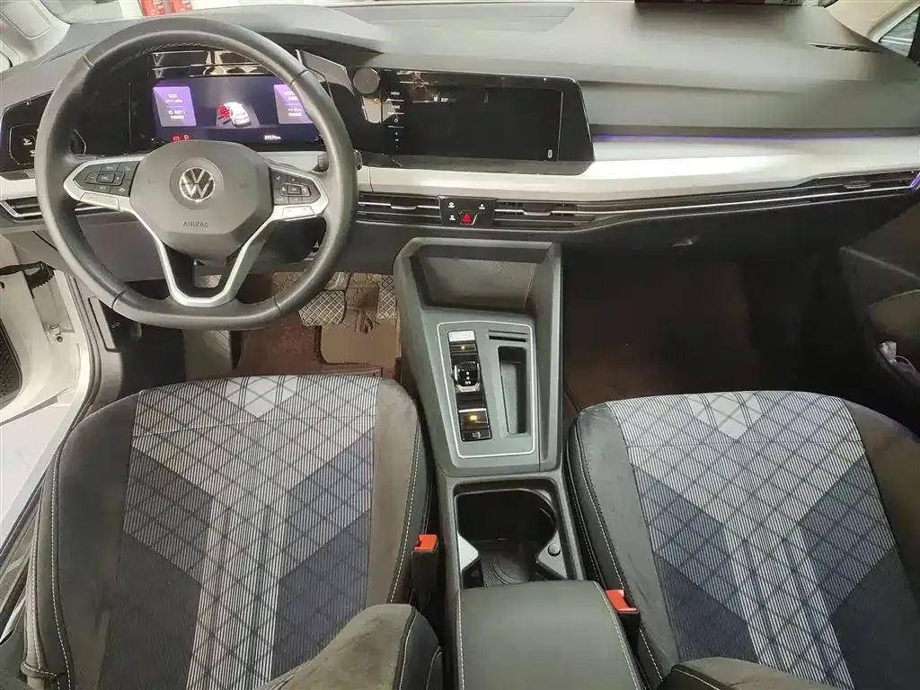 Volkswagen Golf 2022 из CN, фото 10