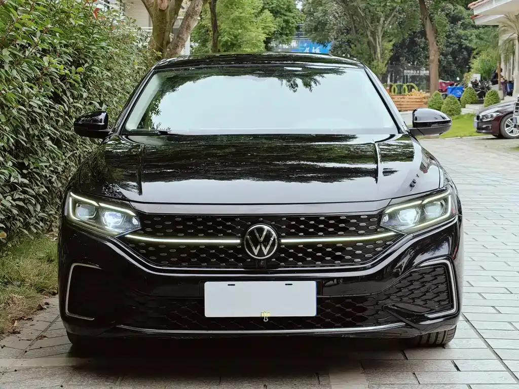 Volkswagen Passat 2022 из CN, фото 2