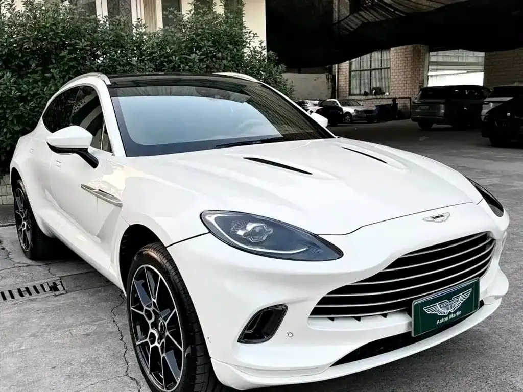 Aston Martin DBX — фото 5