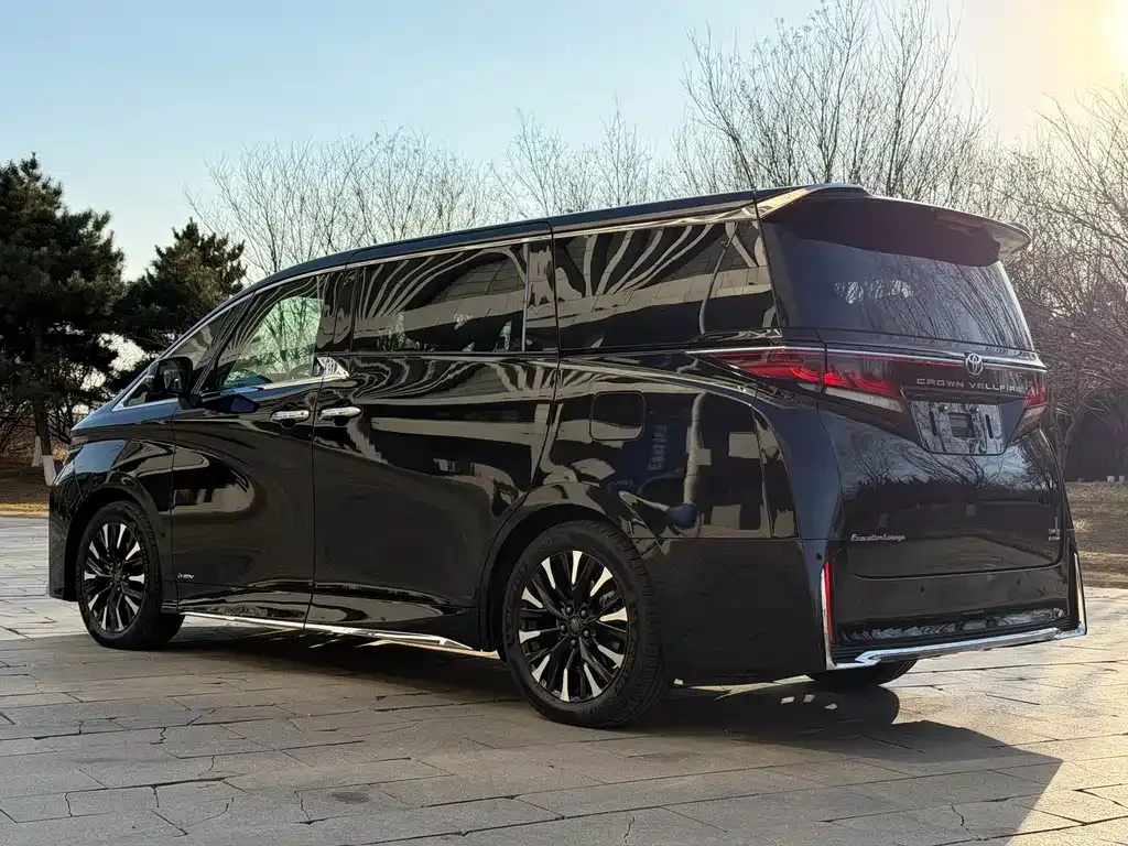 Toyota Vellfire 2023 из CN, фото 2