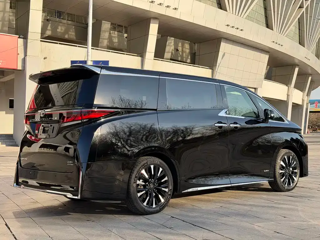 Toyota Vellfire 2023 из CN, фото 3