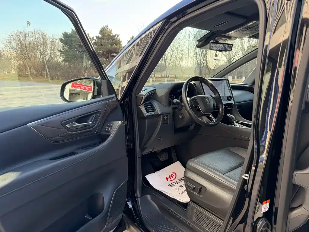 Toyota Vellfire 2023 из CN, фото 9