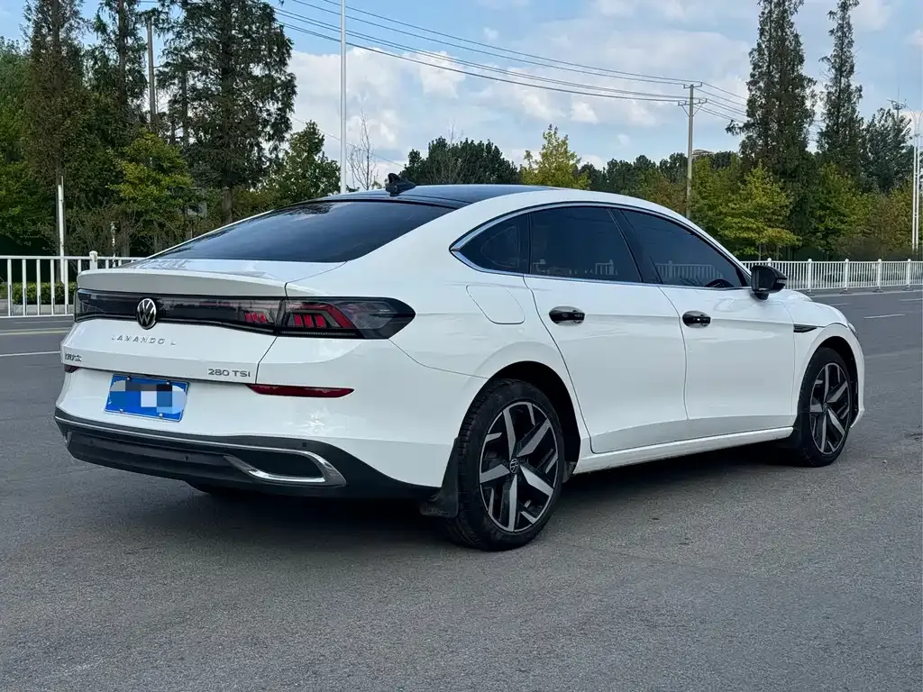 Volkswagen Lamando 2023 из CN, фото 6