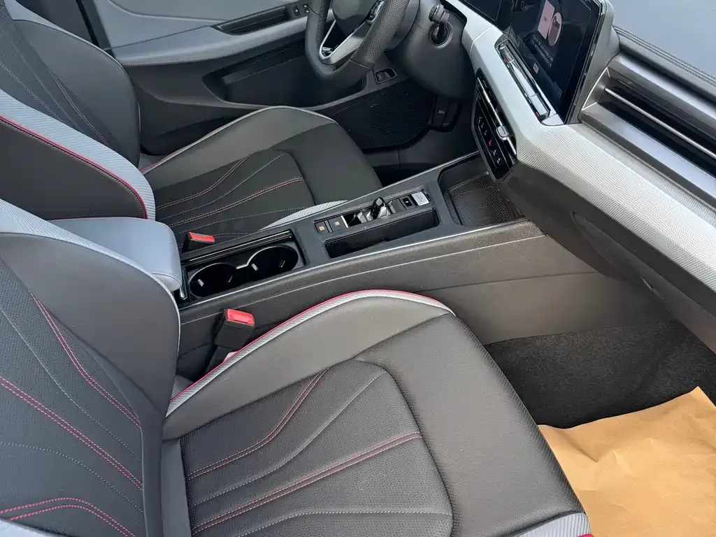 Volkswagen Lamando 2023 из CN, фото 7