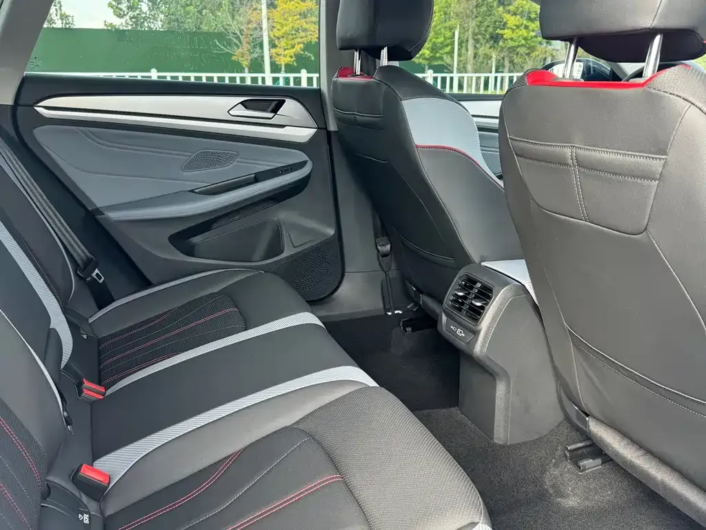 Volkswagen Lamando 2023 из CN, фото 9