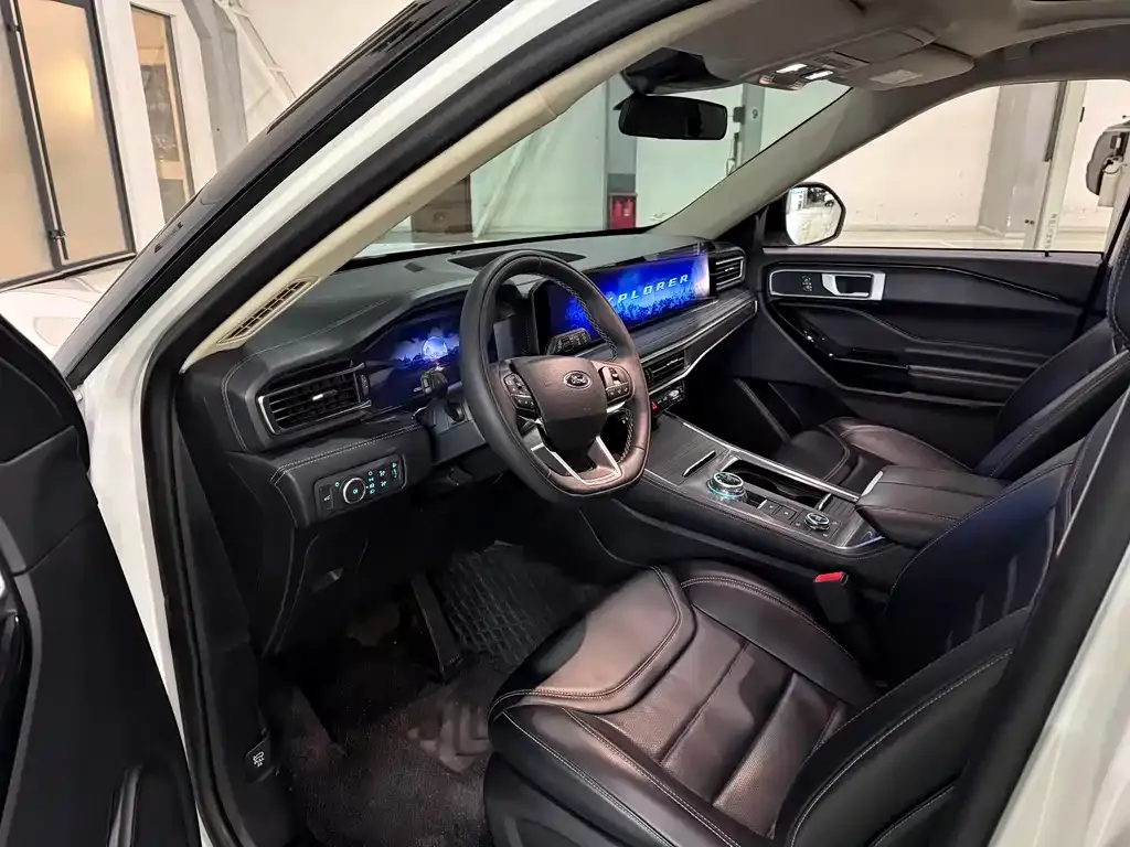 Ford Explorer 2023 из CN, фото 7