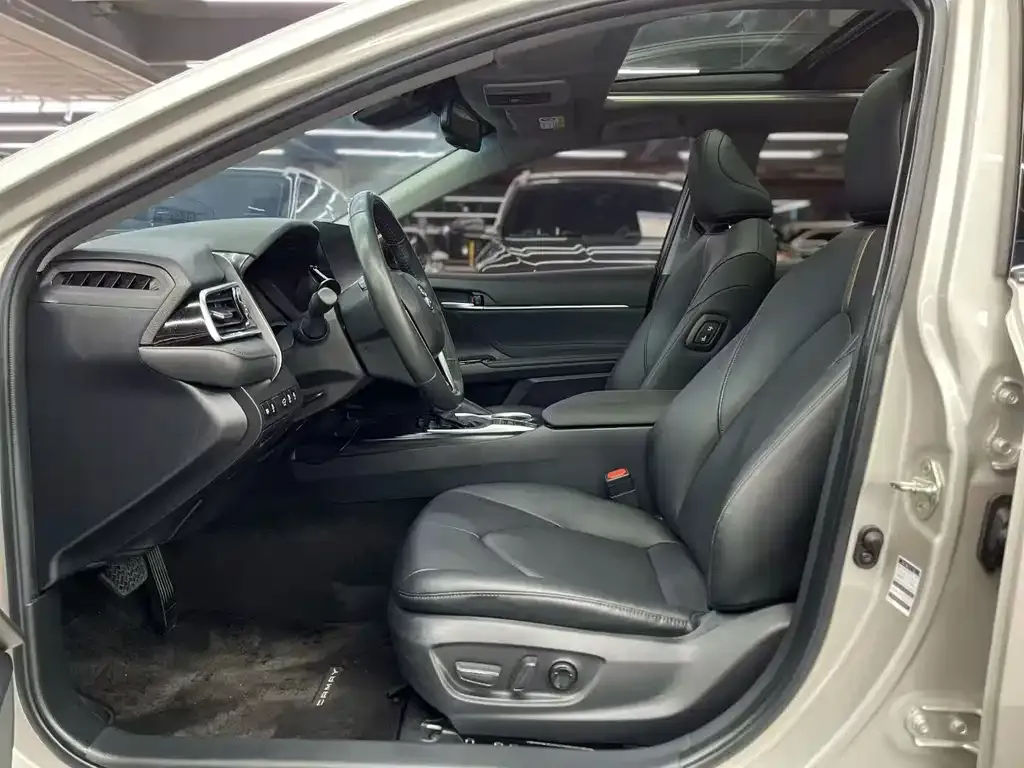 Toyota Camry 2021 из CN, фото 4