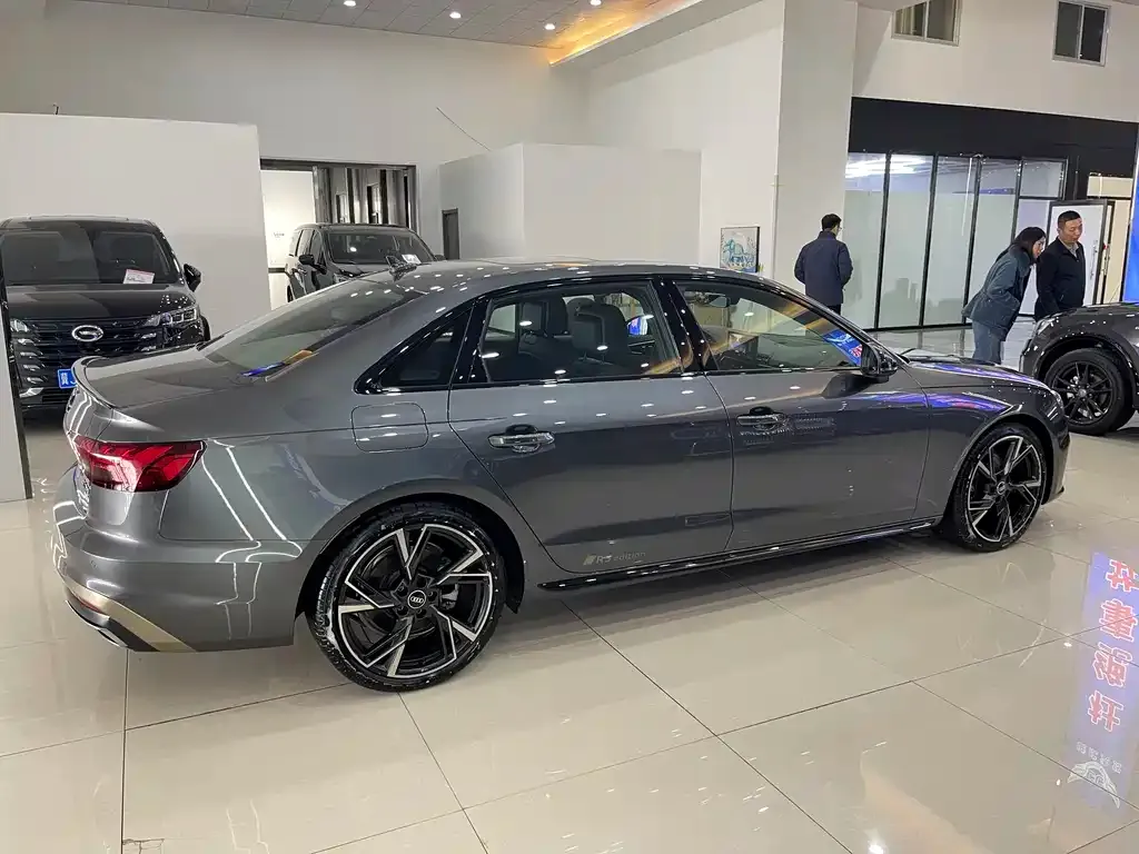 Audi A4L 2024 из CN, фото 4