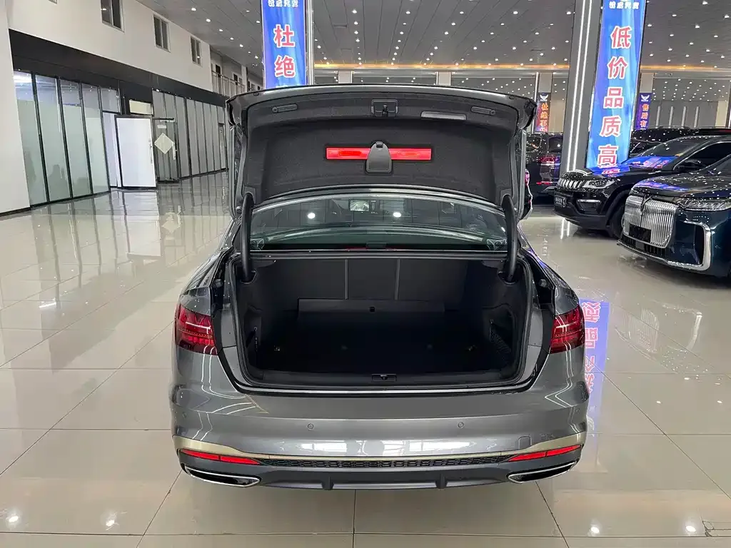 Audi A4L 2024 из CN, фото 7