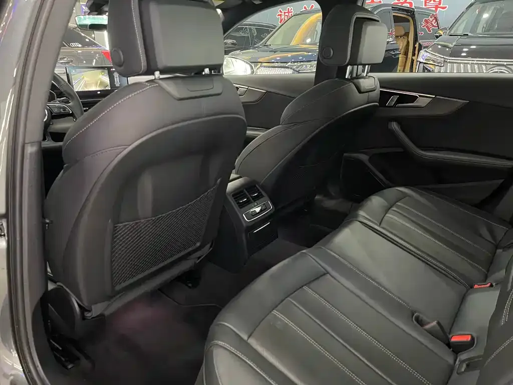 Audi A4L 2024 из CN, фото 9