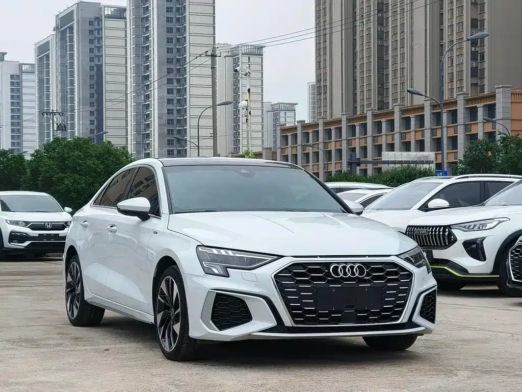 Audi A3 2023 из CN, фото 3