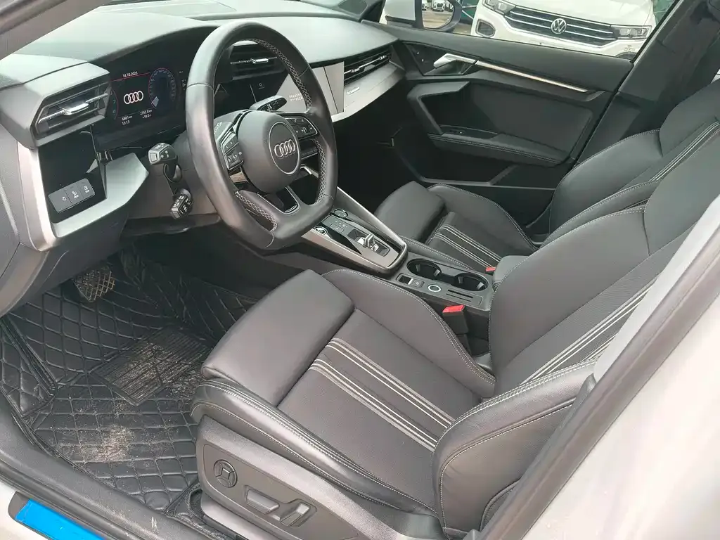 Audi A3 2023 из CN, фото 4