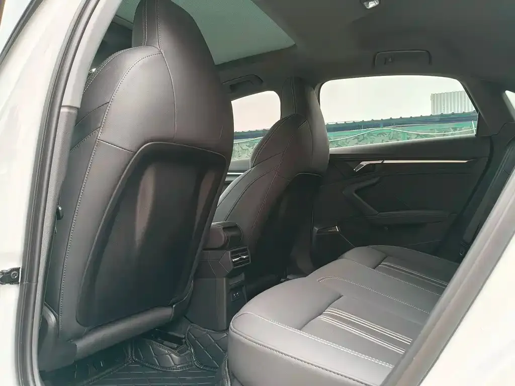 Audi A3 2023 из CN, фото 5