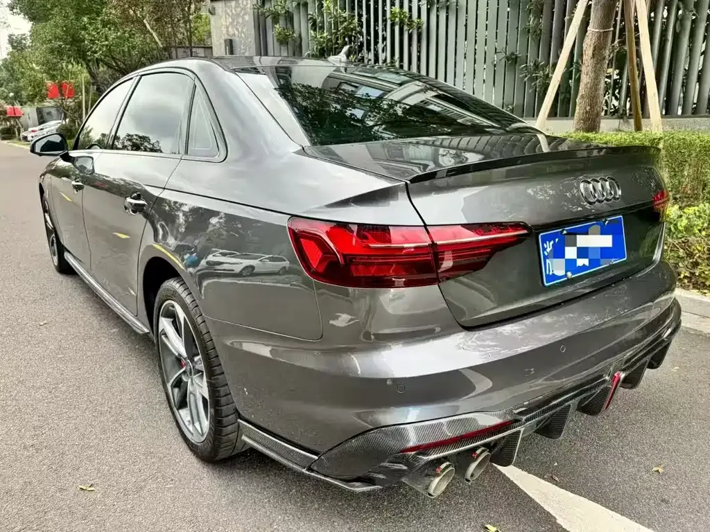 Audi A4L 2022 из CN, фото 3