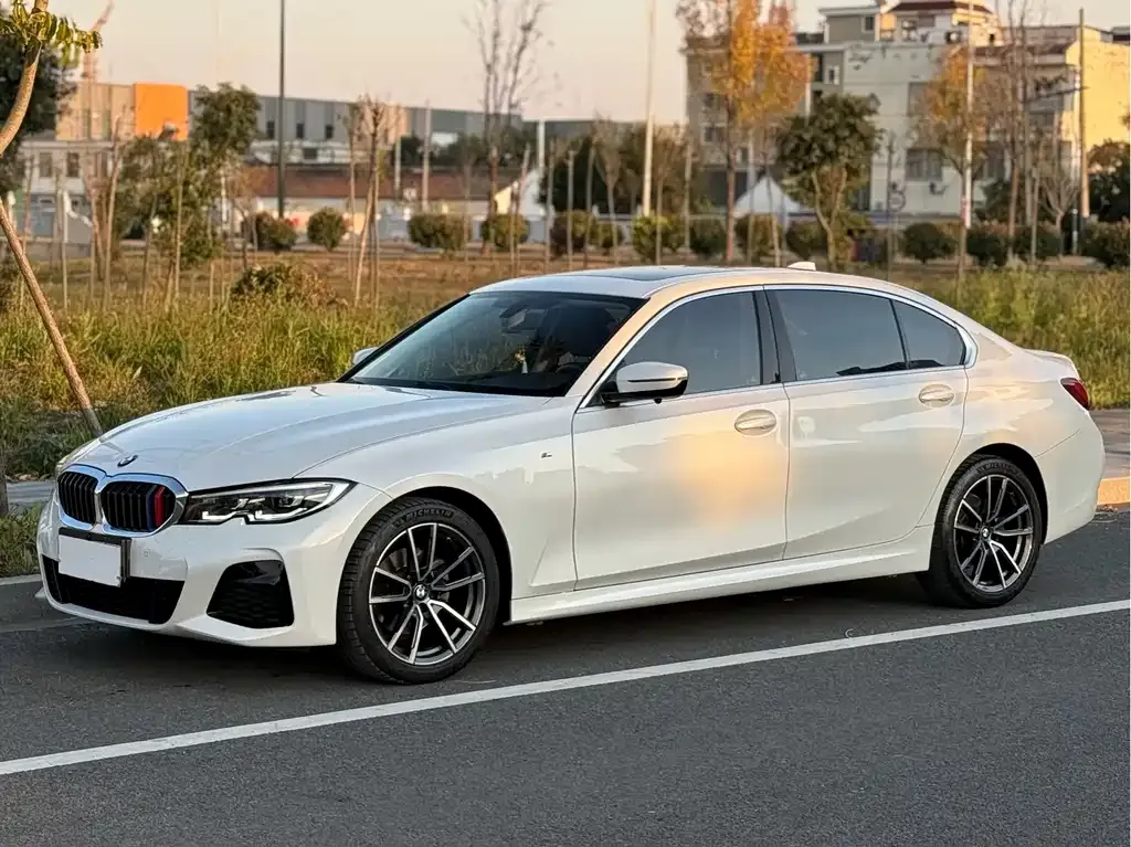 BMW 3 Series 2022 из CN, фото 1