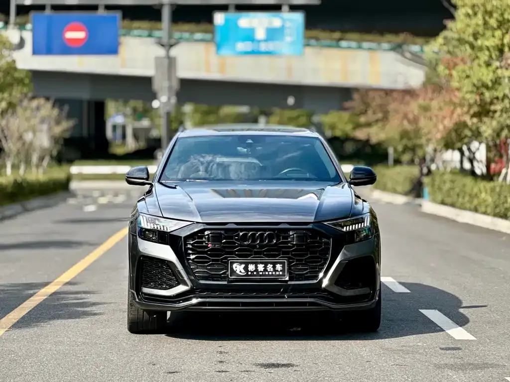 Audi RS Q8 2024 из CN, фото 2