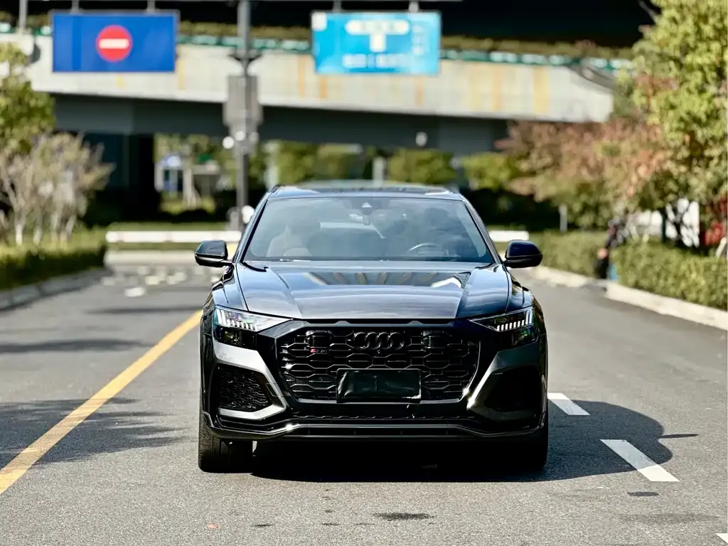 Audi RS Q8 2024 из CN, фото 3