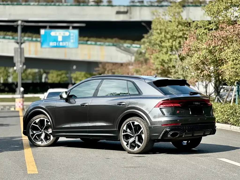 Audi RS Q8 2024 из CN, фото 6