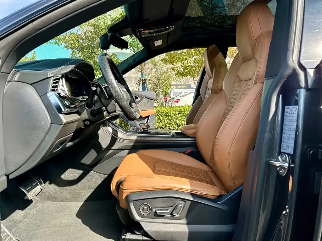 Audi RS Q8 2024 из CN, фото 9