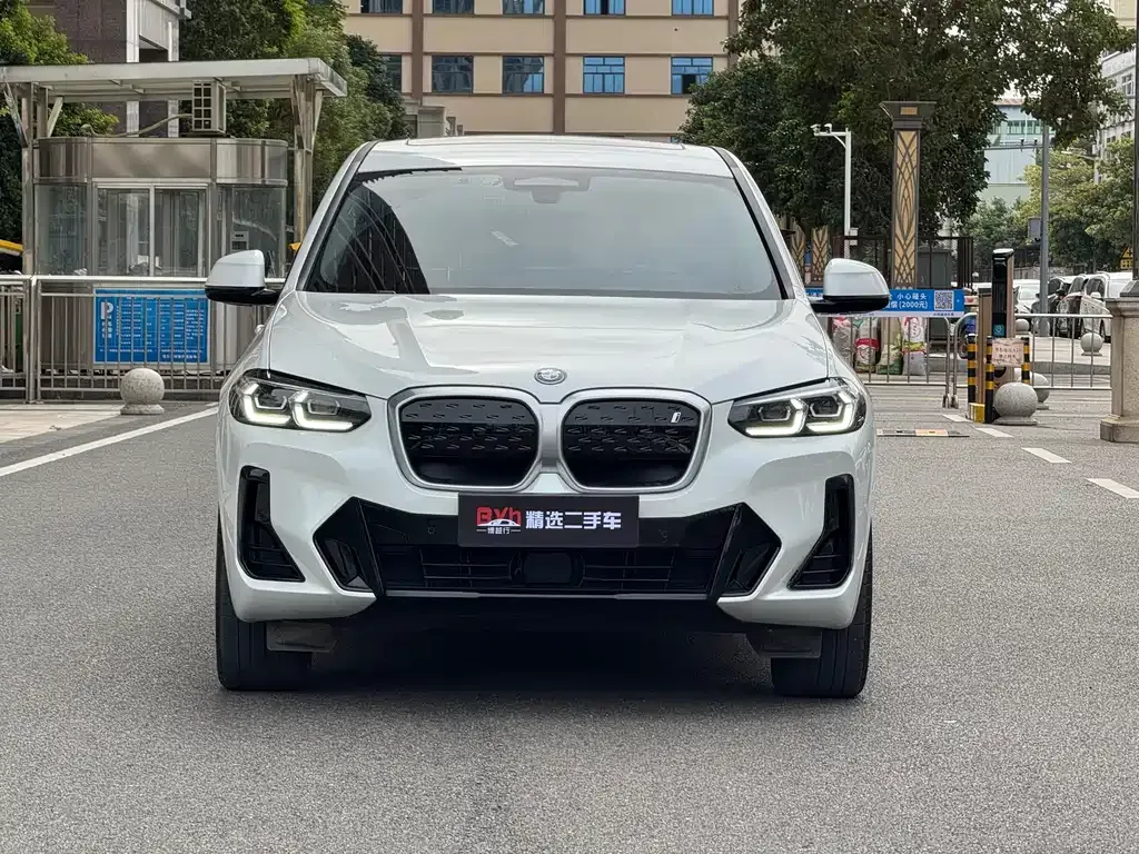 BMW iX3 2024 из CN, фото 2