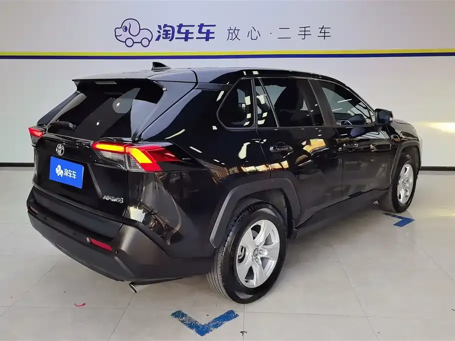 Toyota RAV4 2024 из CN, фото 3