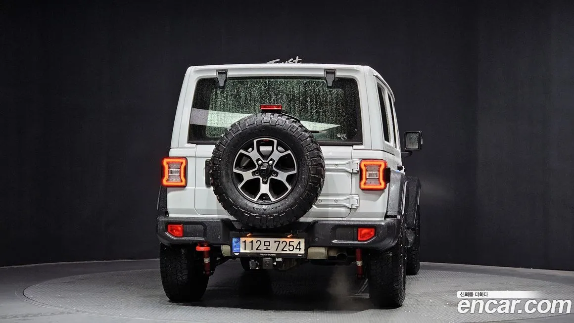 Jeep Wrangler 2022 из KR, фото 4