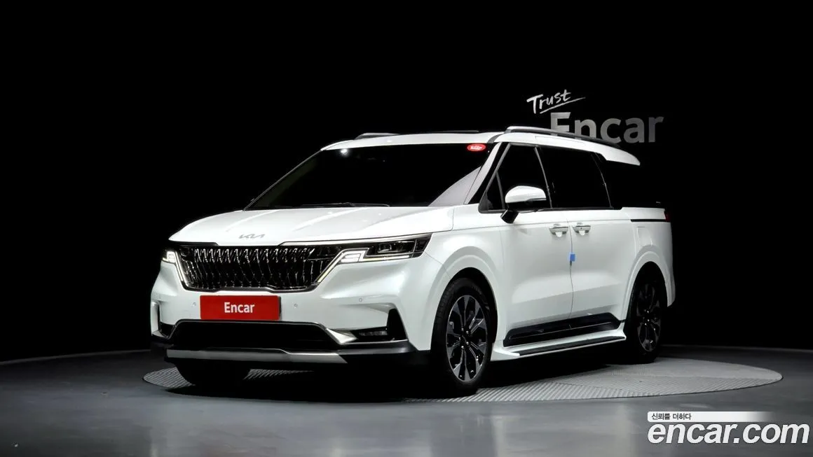 Kia Carnival — фото 1
