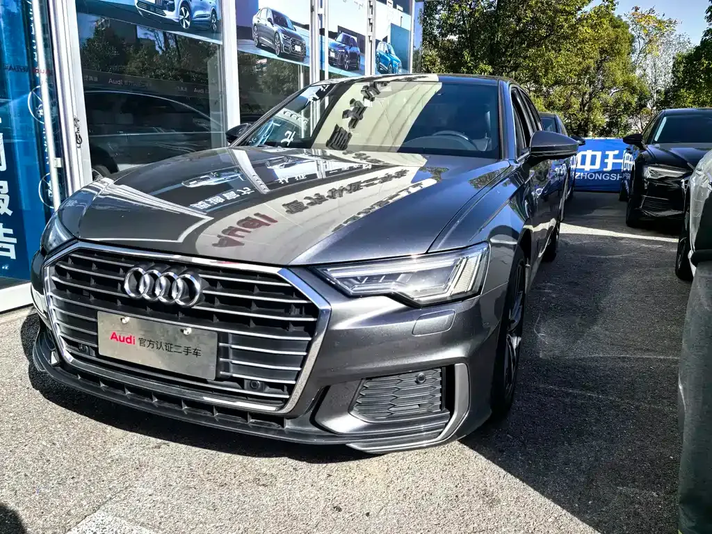 Audi A6L — фото 1