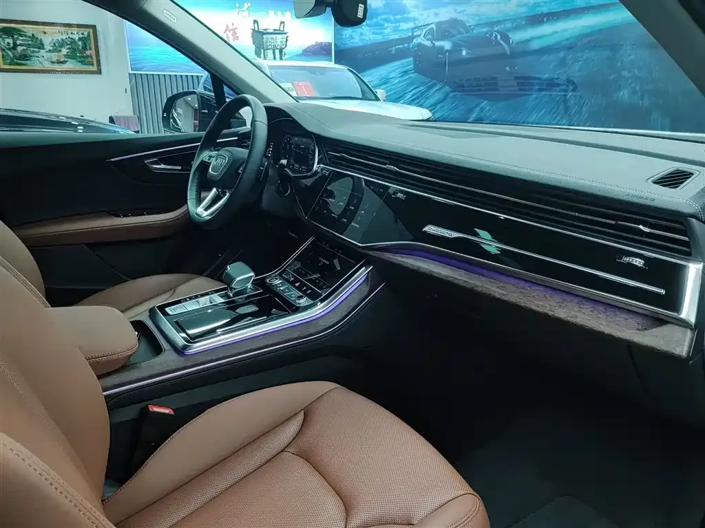 Audi Q7 2023 из CN, фото 10