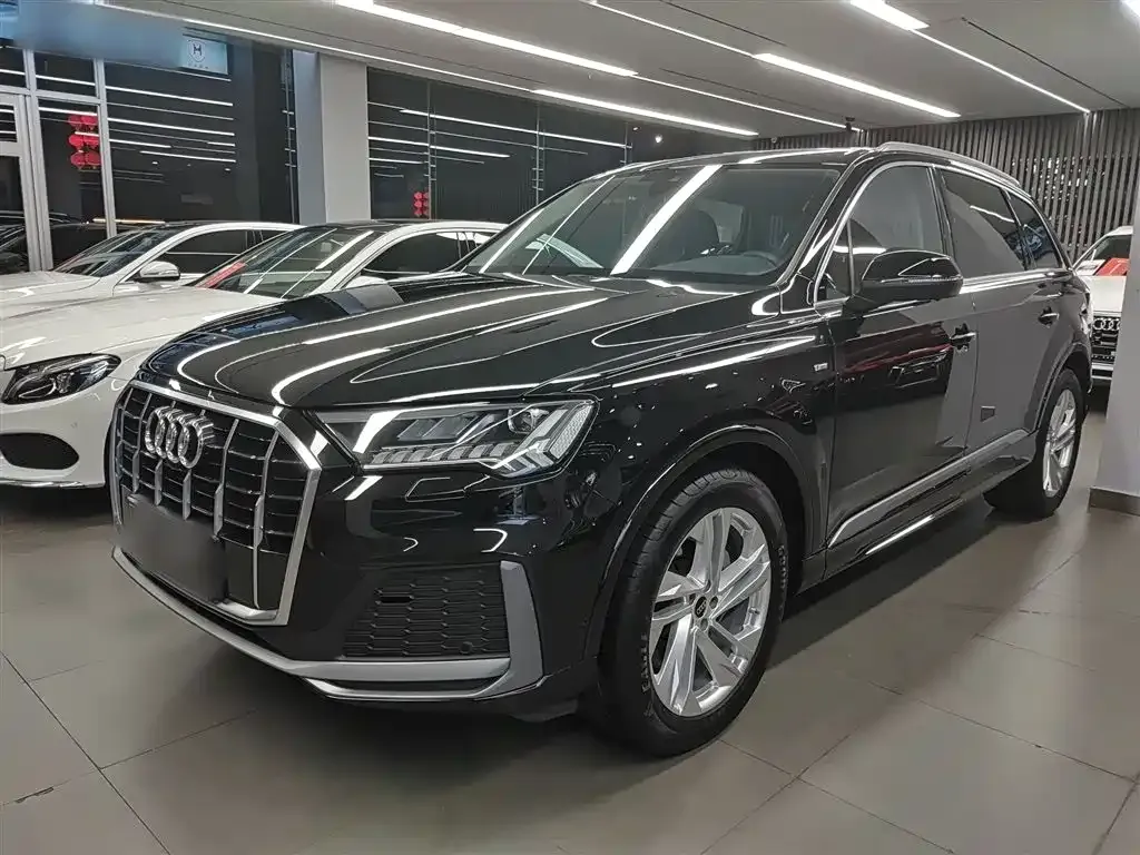 Audi Q7 2023 из CN, фото 2