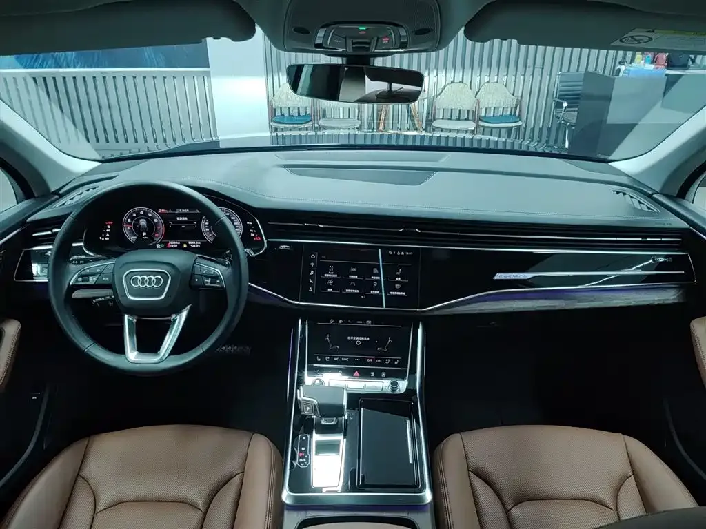 Audi Q7 2023 из CN, фото 9