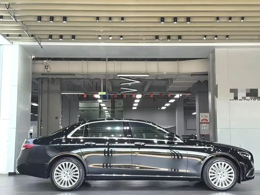 Mercedes-Benz E-Class 2023 из CN, фото 4