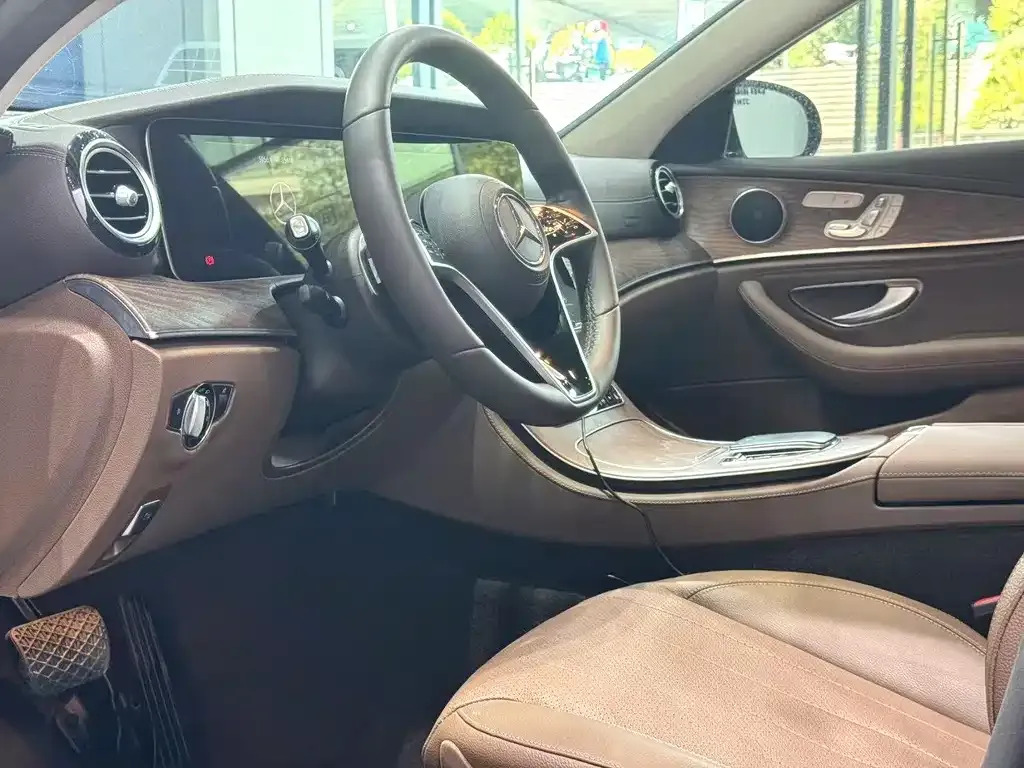 Mercedes-Benz E-Class 2023 из CN, фото 6