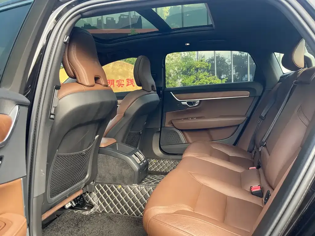 Volvo S90 — фото 10