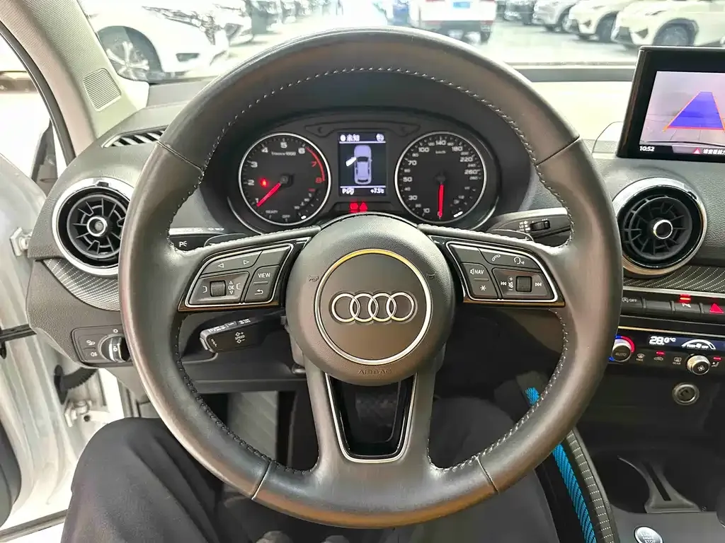 Audi Q2L 2022 из CN, фото 4