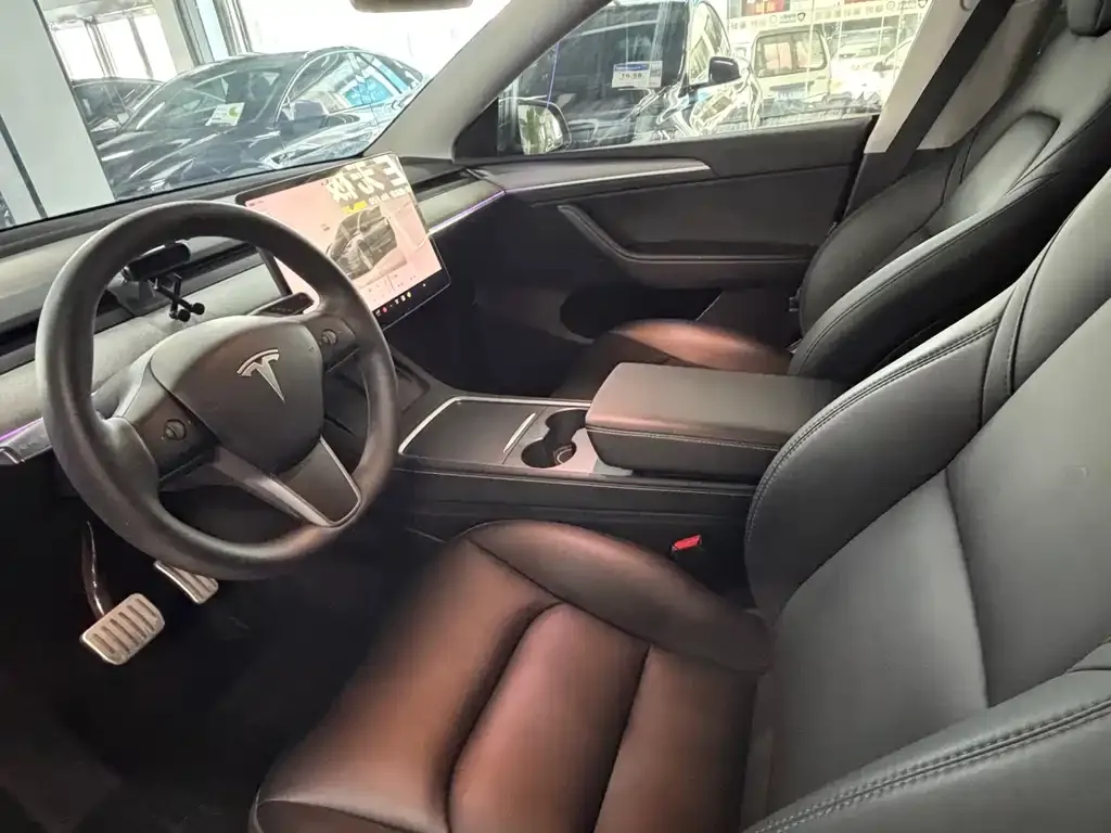 Tesla Model Y 2025 из CN, фото 4