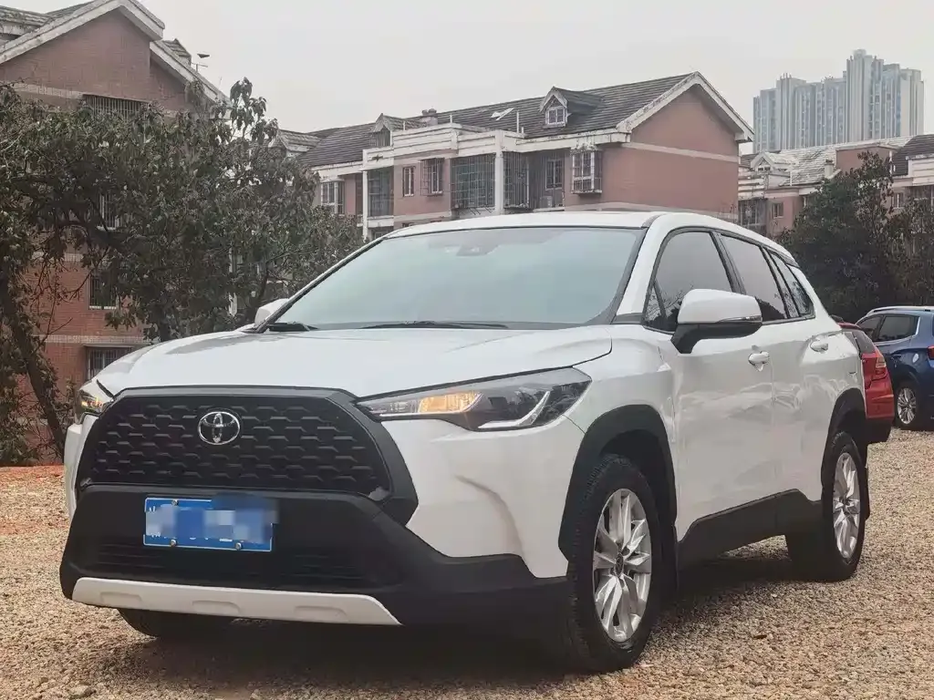 Toyota Corolla Cross — фото 1