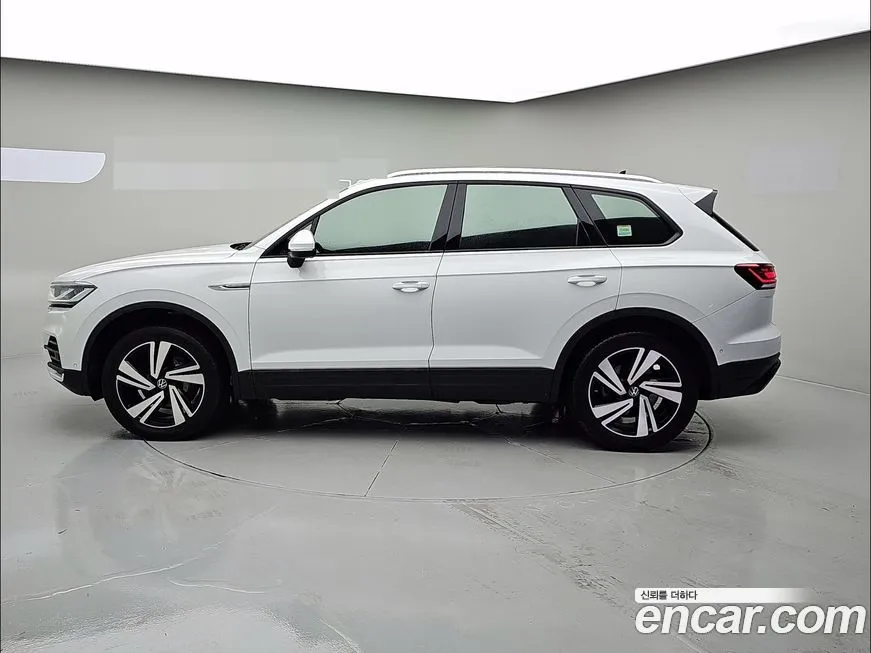 Volkswagen Touareg 2021 из KR, фото 3