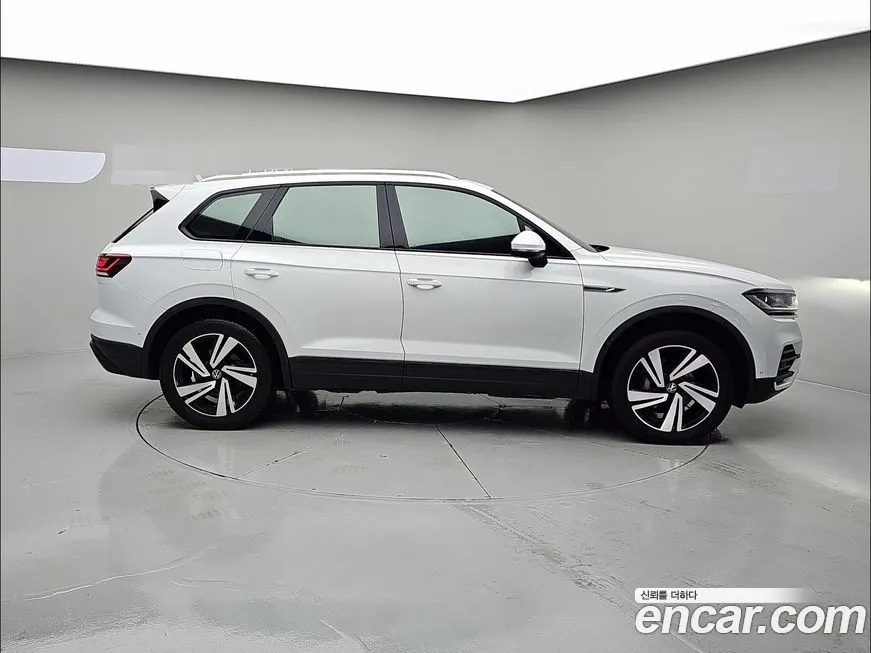 Volkswagen Touareg 2021 из KR, фото 4