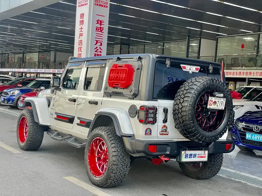 Jeep Wrangler PHEV 2022 из CN, фото 10