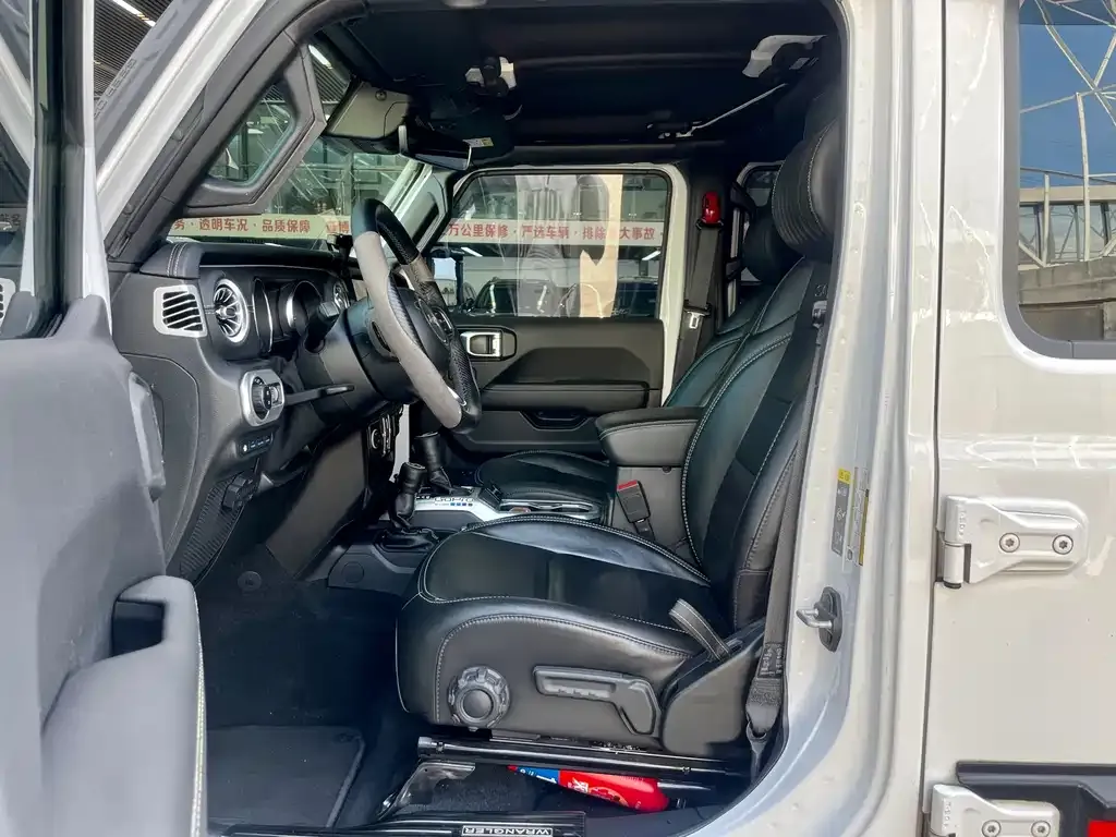 Jeep Wrangler PHEV 2022 из CN, фото 6