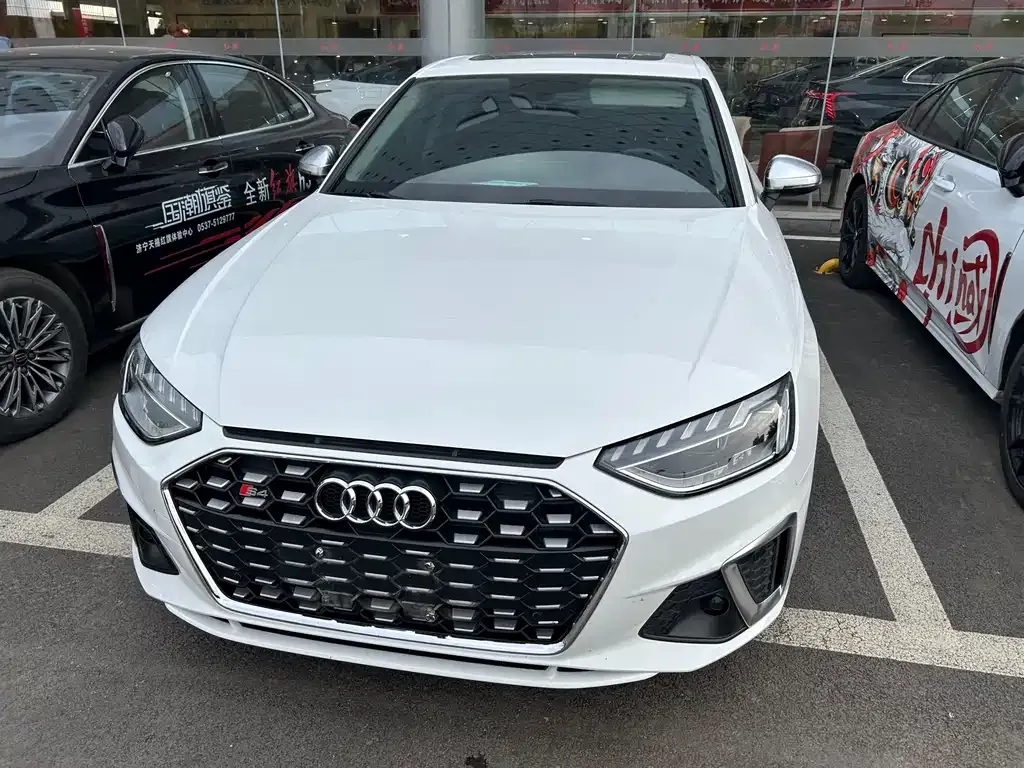 Audi A4L 2021 из CN, фото 2