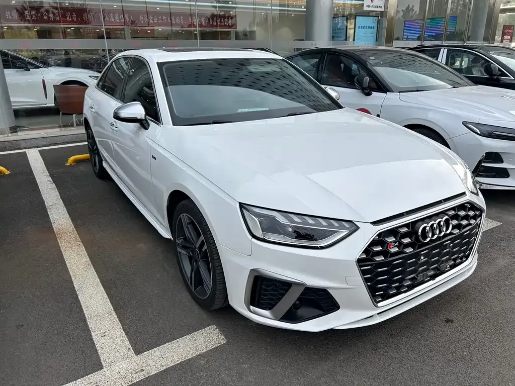 Audi A4L 2021 из CN, фото 3
