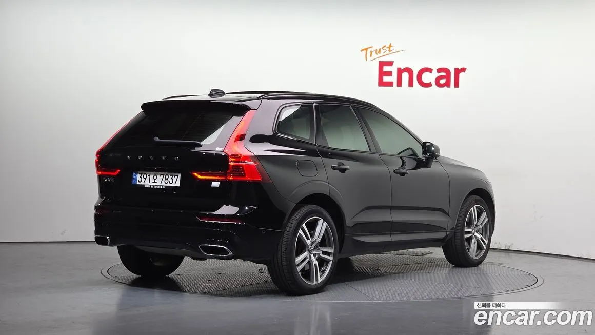 Volvo XC60 — фото 2