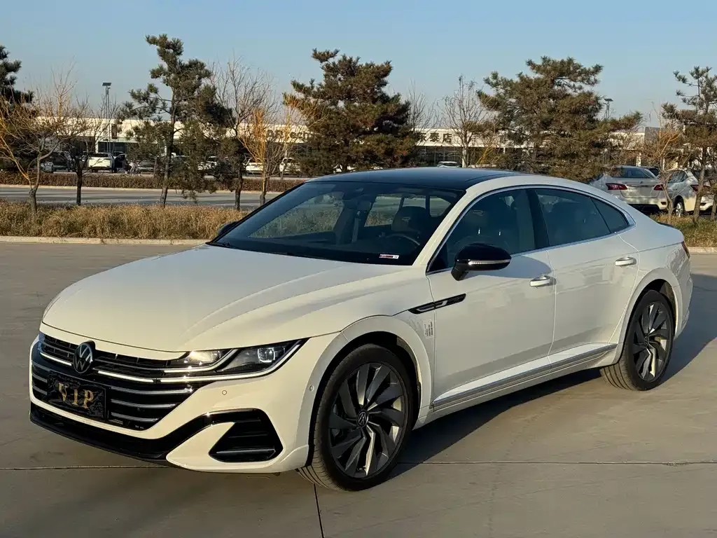 Volkswagen CC 2024 из CN, фото 1