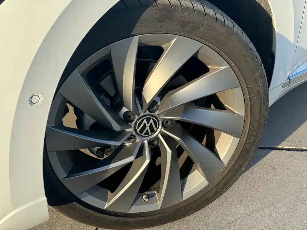 Volkswagen CC 2024 из CN, фото 6